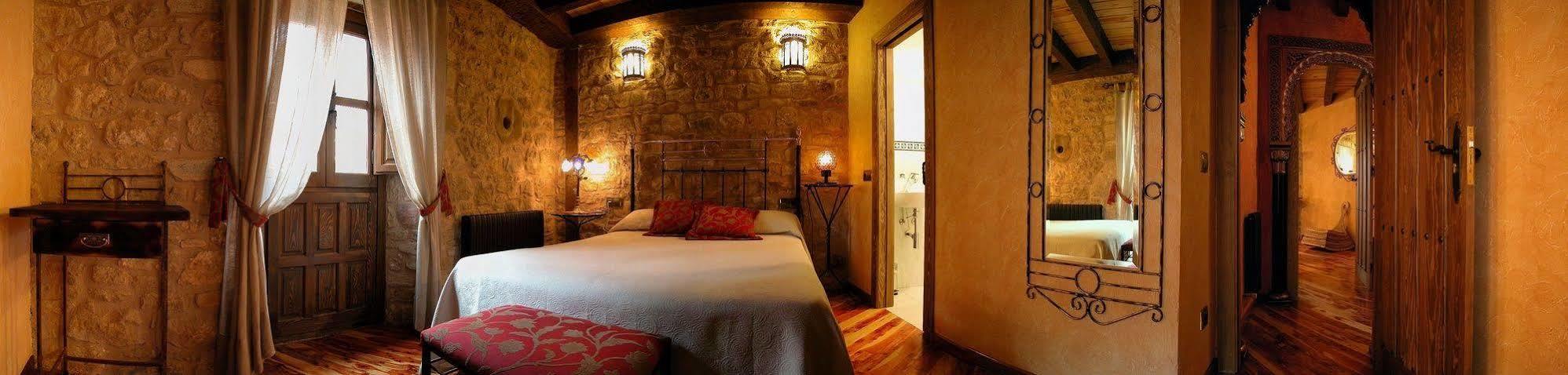 El Mirador De Almanzor Guest House Calatanazor Bagian luar foto